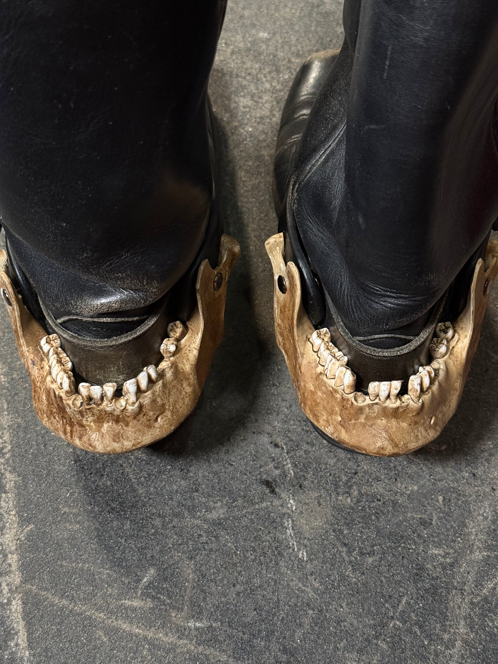 handmade human skull jaw bone spurs