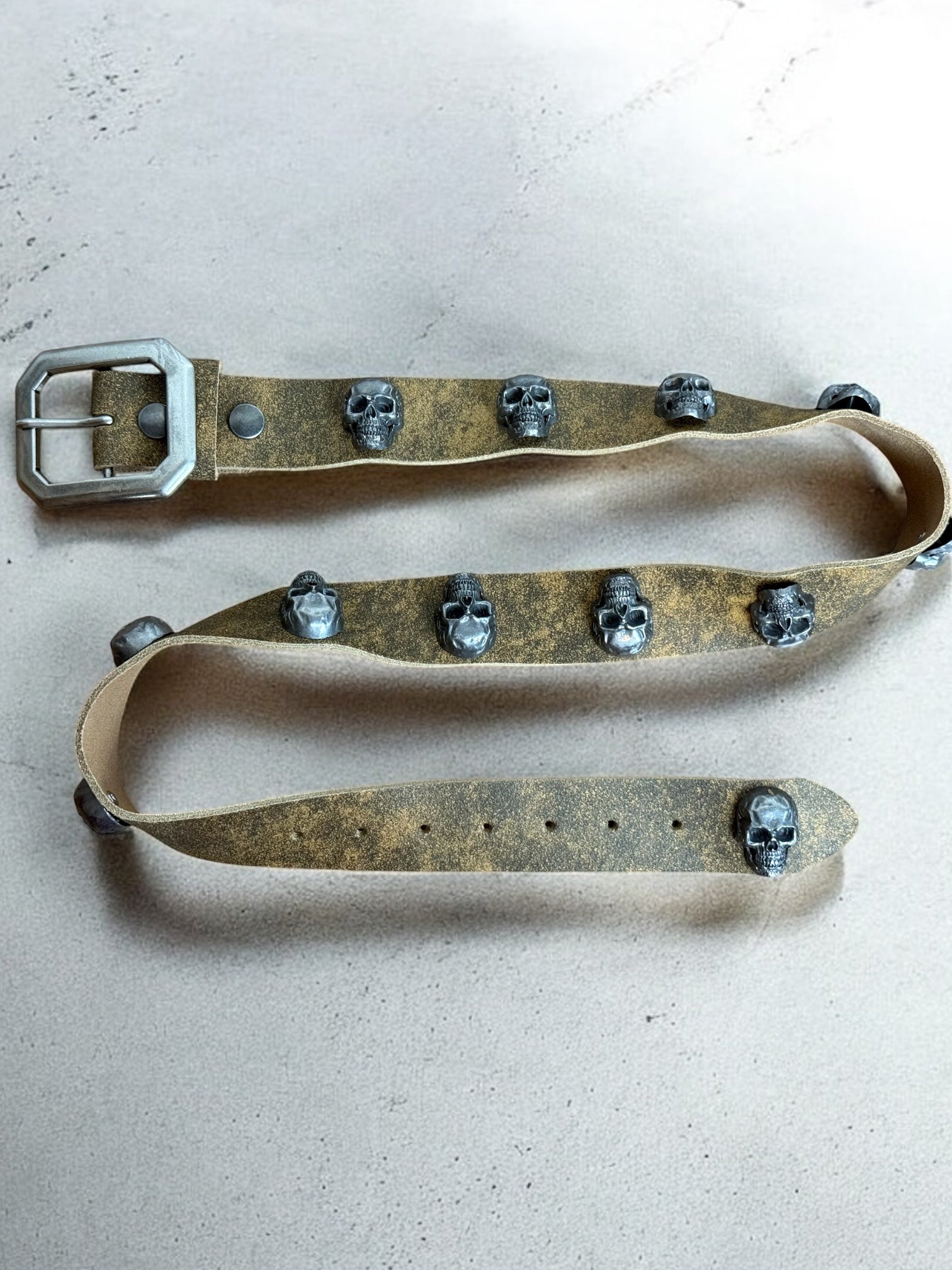 skull leather belt | handmade | vintage look