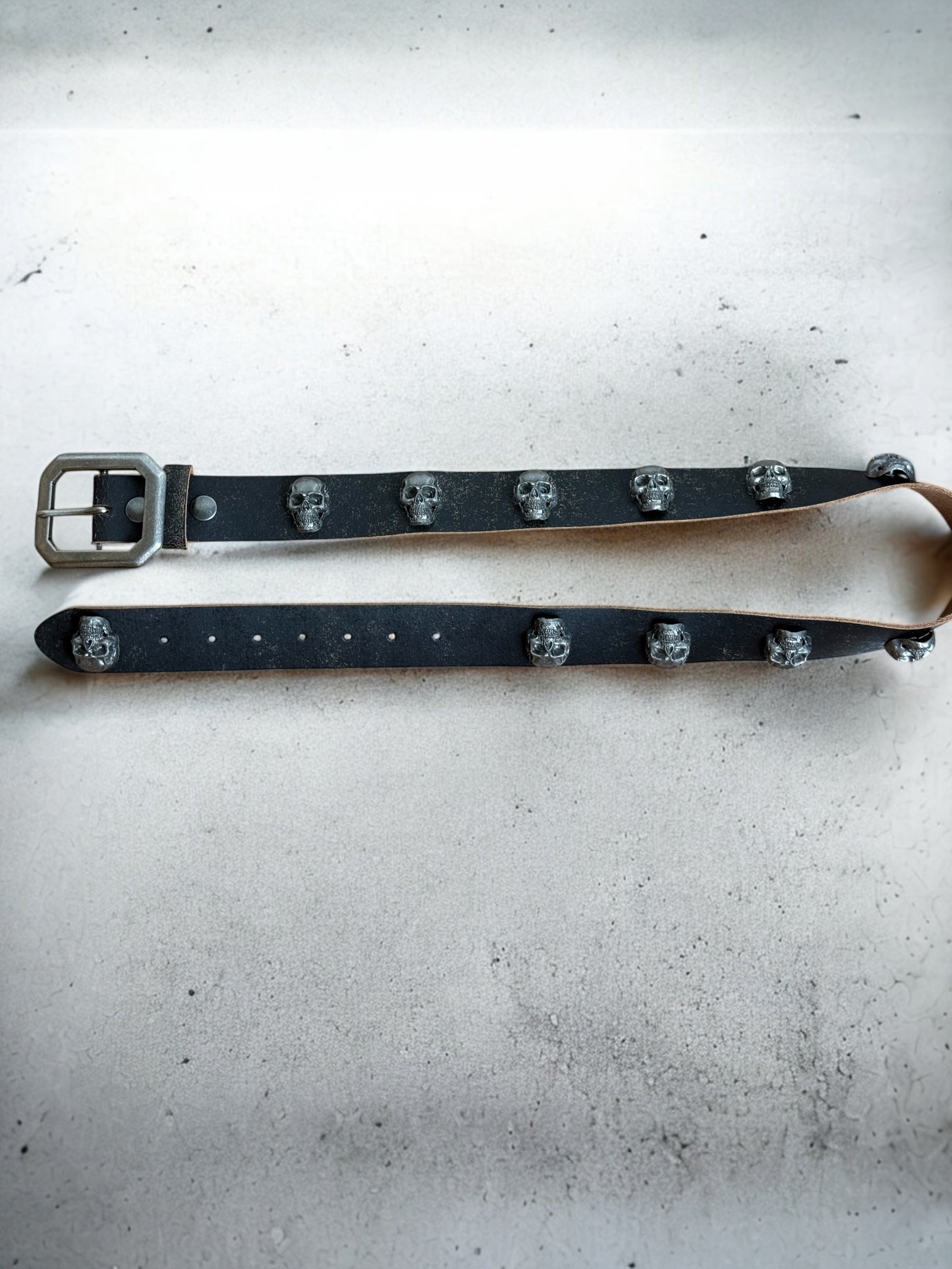 skull leather belt | handmade | vintage look