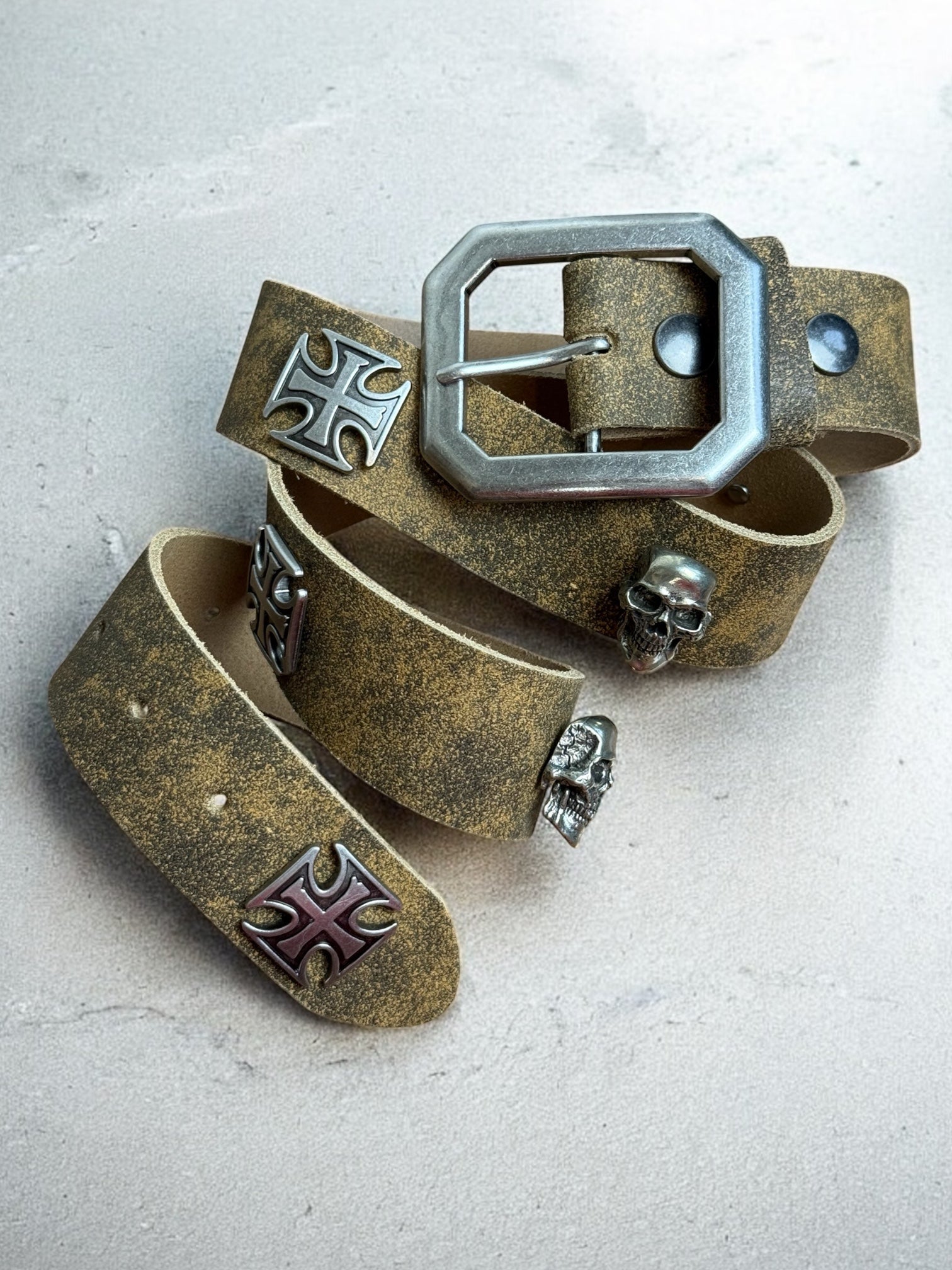 iron cross & skull leather belt | handmade | vintage look