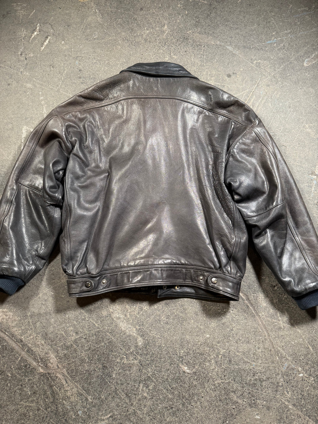 Veste en cuir vintage | Blouson aviateur en cuir vintage | Effet usé | Coupe courte | Années 80 / 90 | L