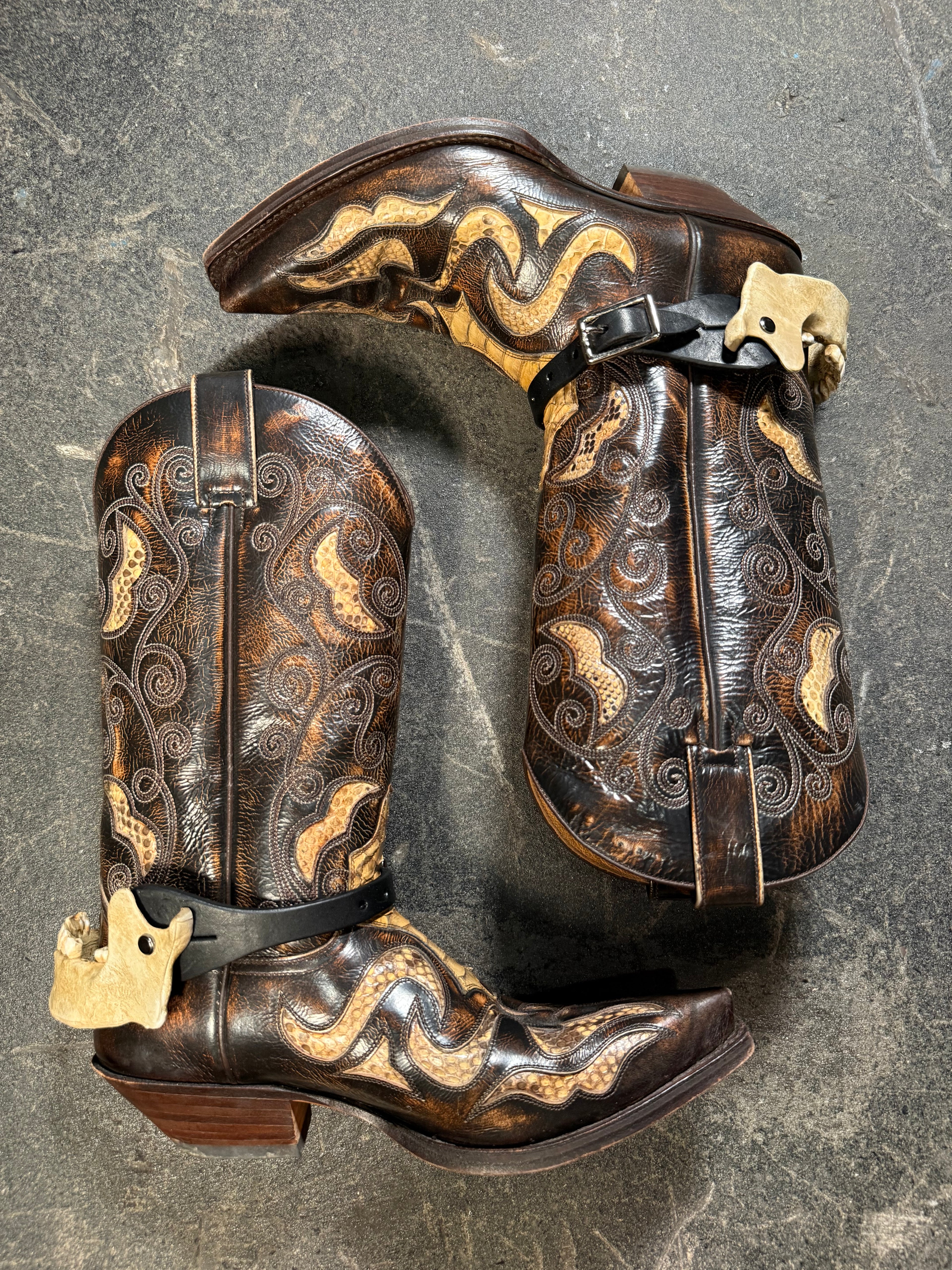 handmade human skull jaw bone spurs