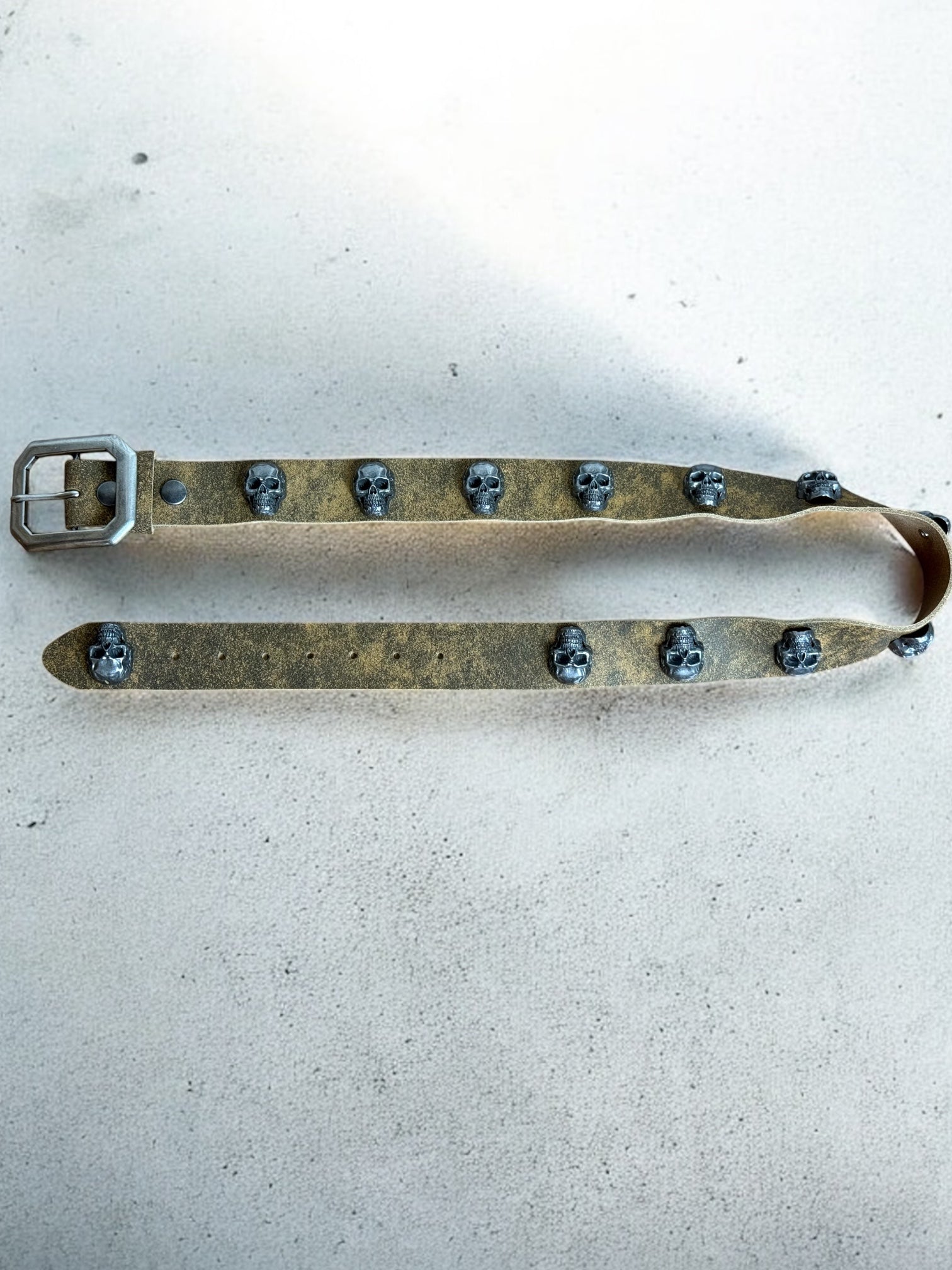 skull leather belt | handmade | vintage look