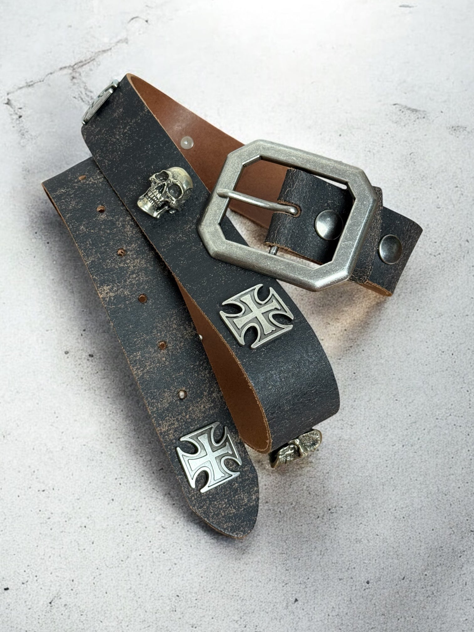 iron cross & skull leather belt | handmade | vintage look