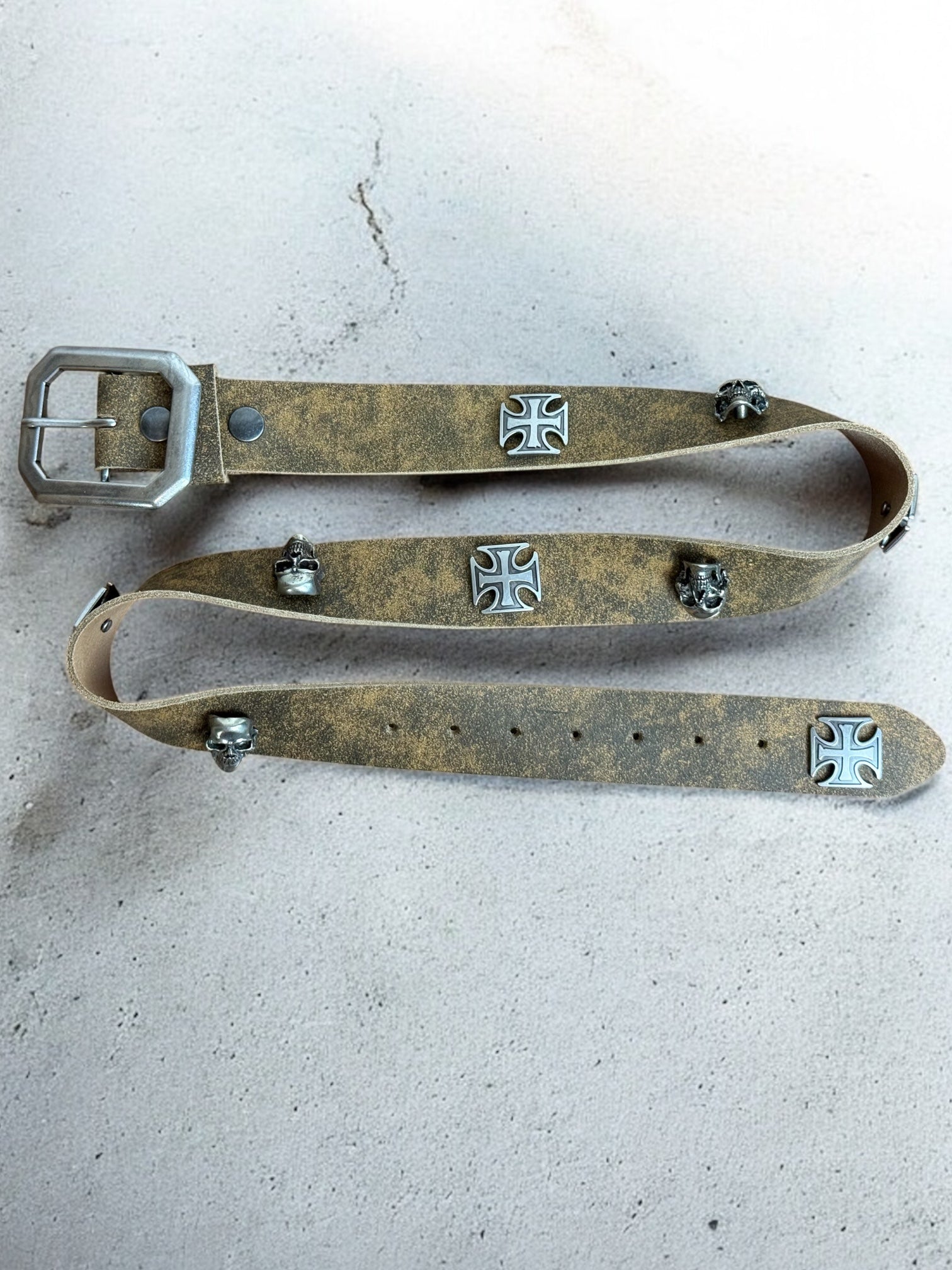 iron cross & skull leather belt | handmade | vintage look