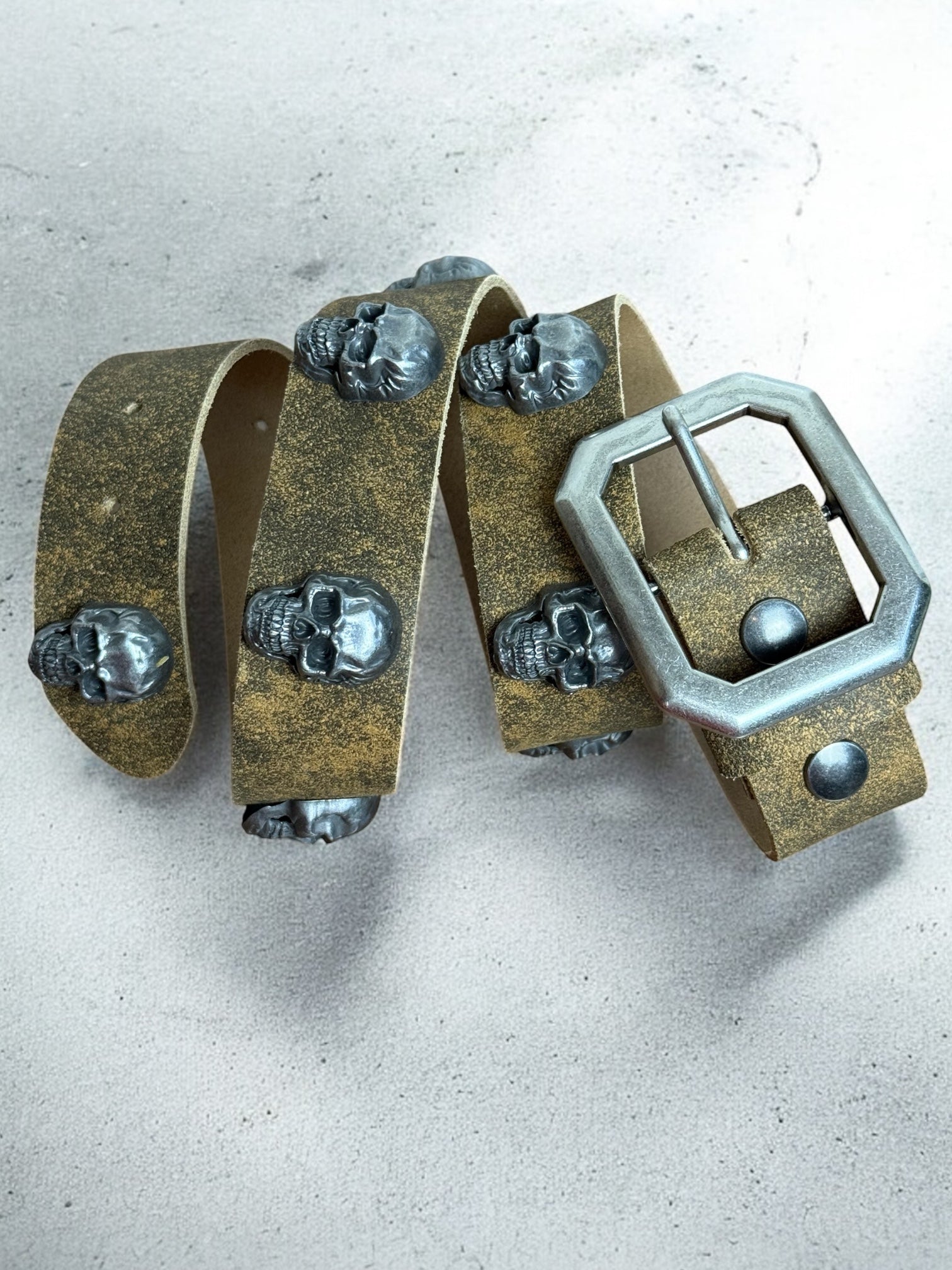 skull leather belt | handmade | vintage look