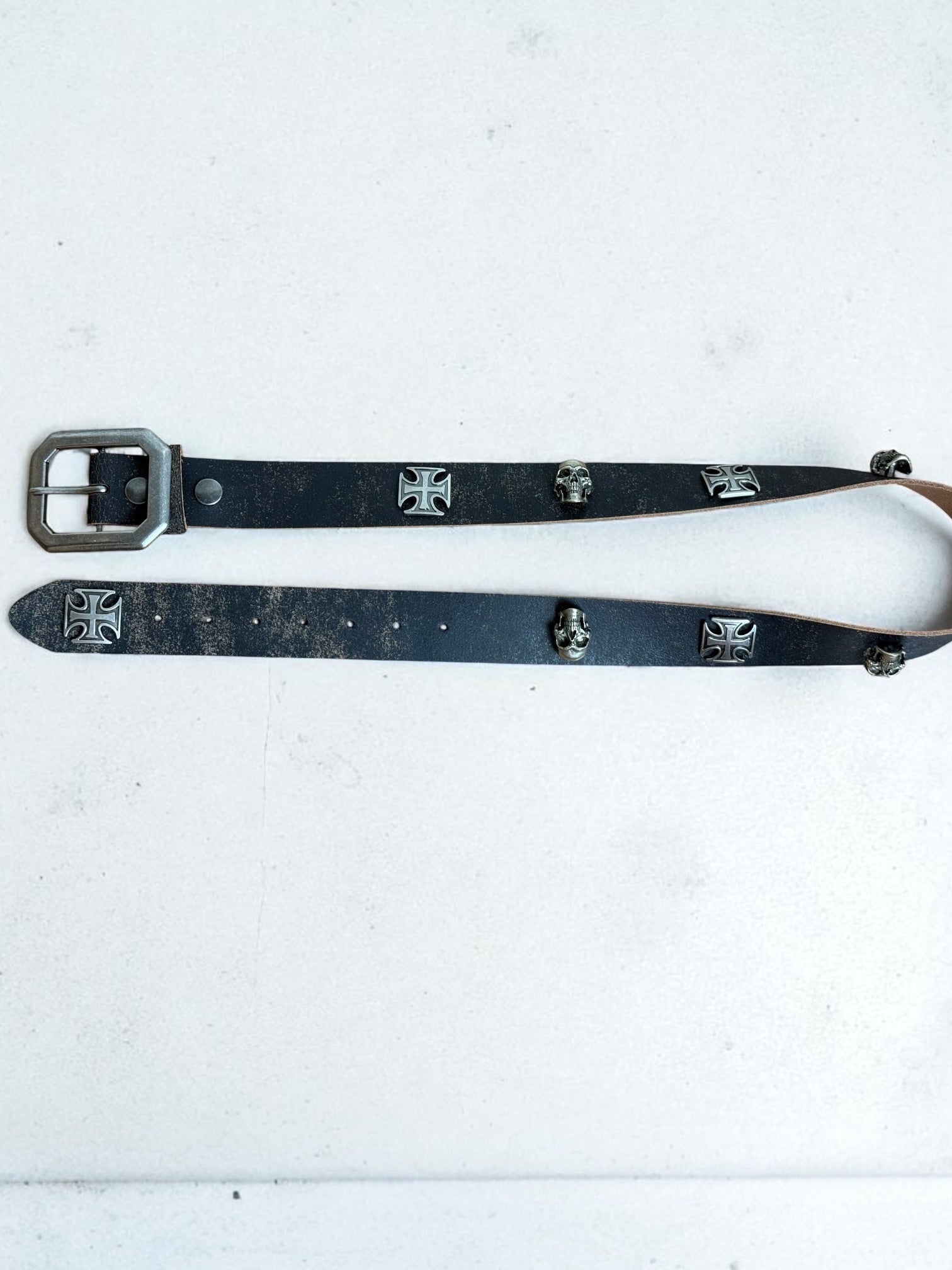 iron cross & skull leather belt | handmade | vintage look