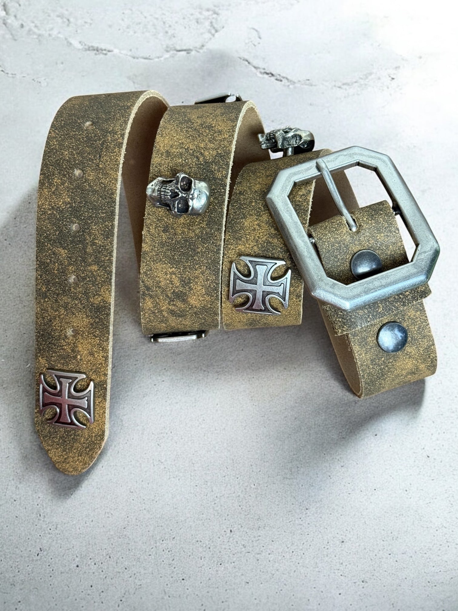 iron cross & skull leather belt | handmade | vintage look