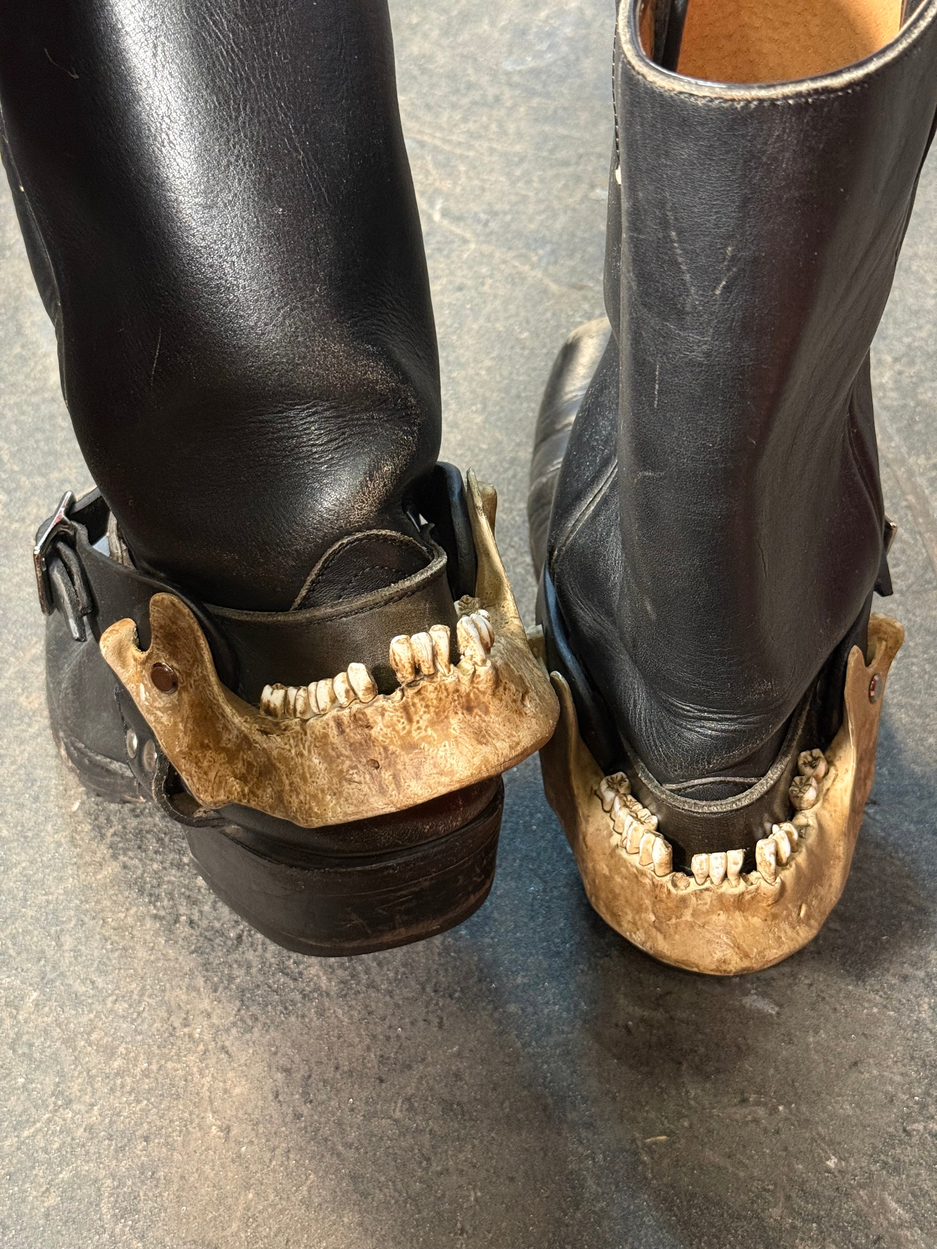 handmade human skull jaw bone spurs