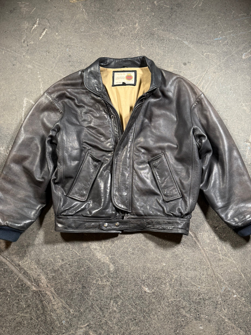 Veste en cuir vintage | Blouson aviateur en cuir vintage | Effet usé | Coupe courte | Années 80 / 90 | L