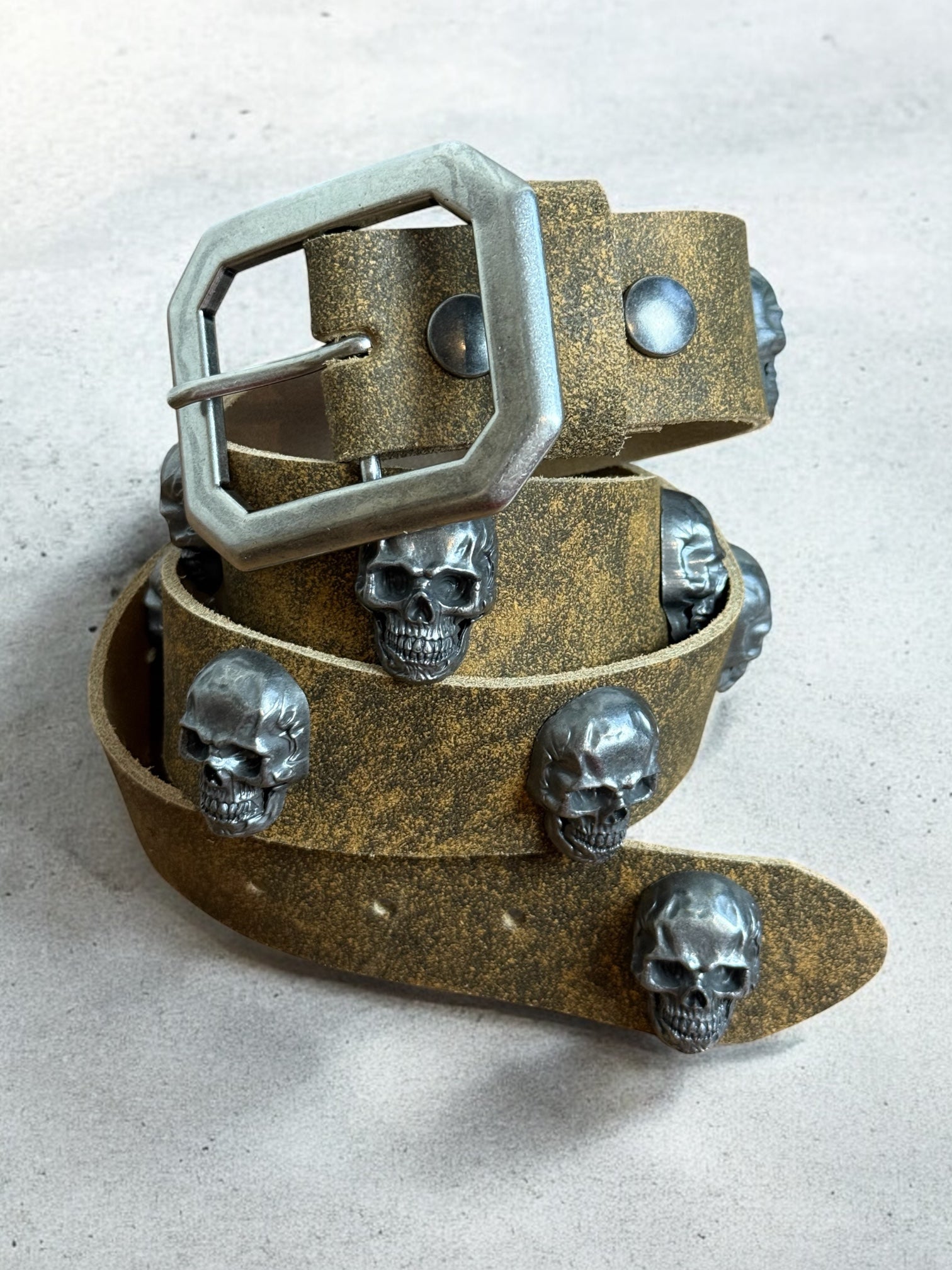 skull leather belt | handmade | vintage look
