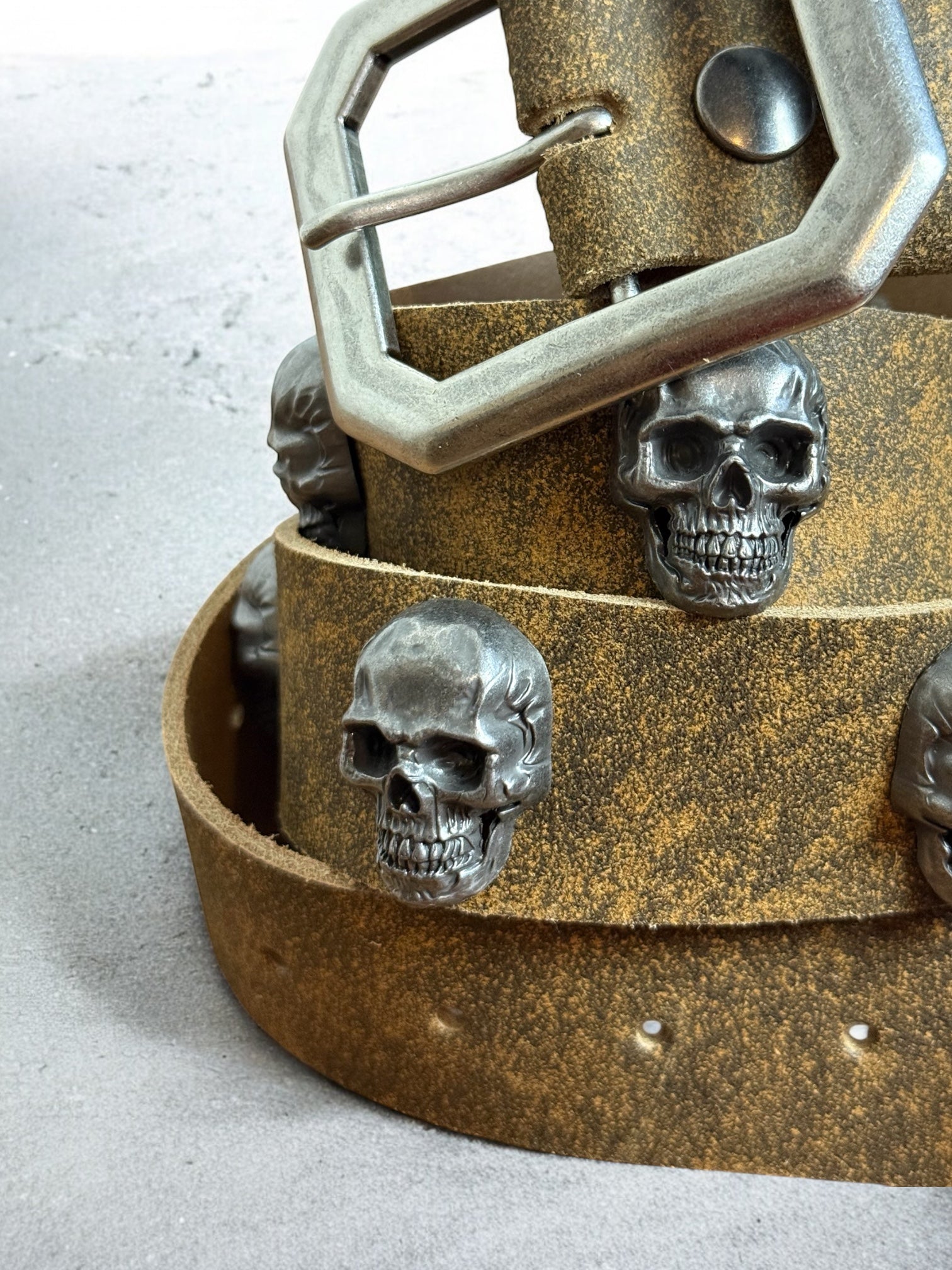 skull leather belt | handmade | vintage look