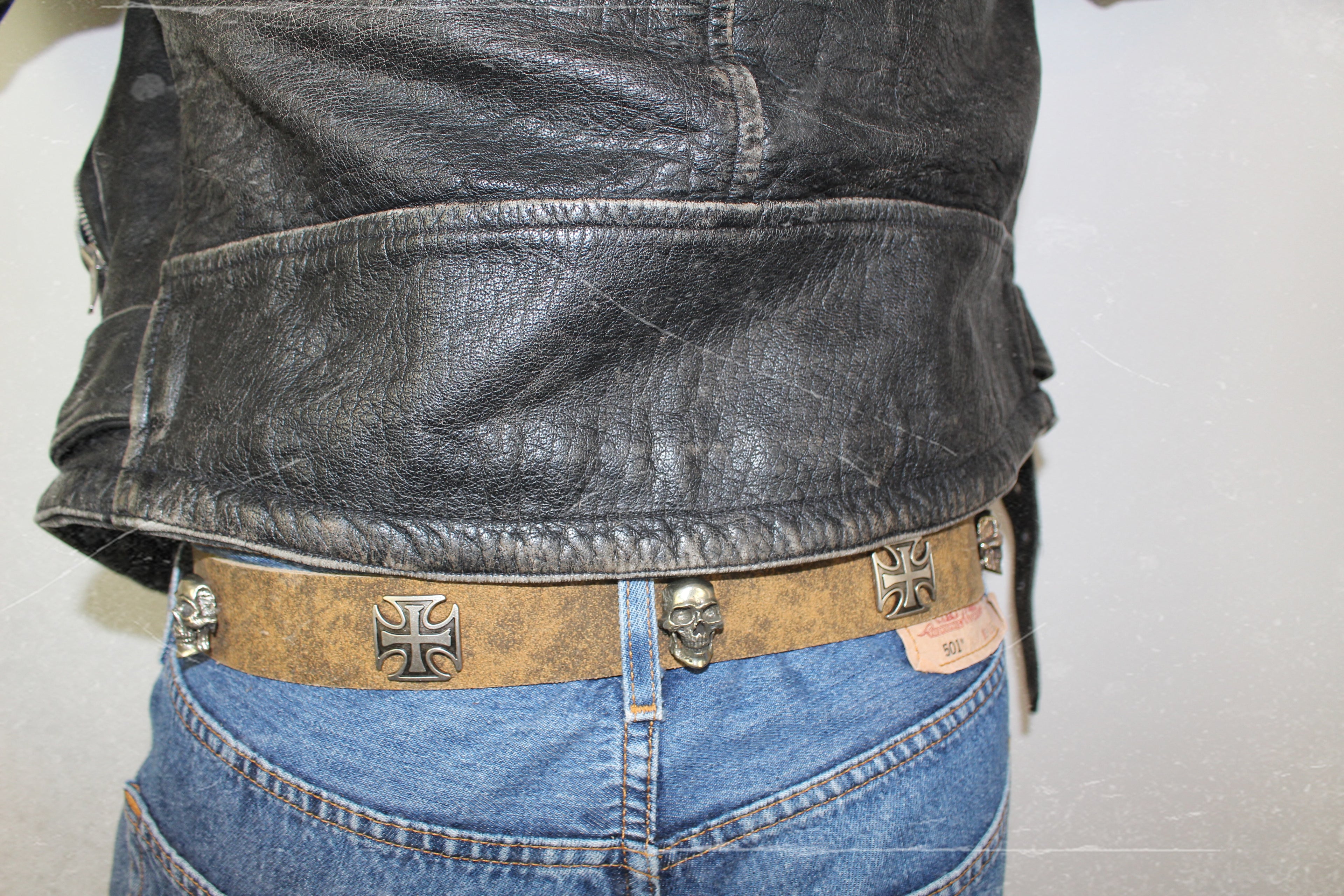 iron cross & skull leather belt | handmade | vintage look