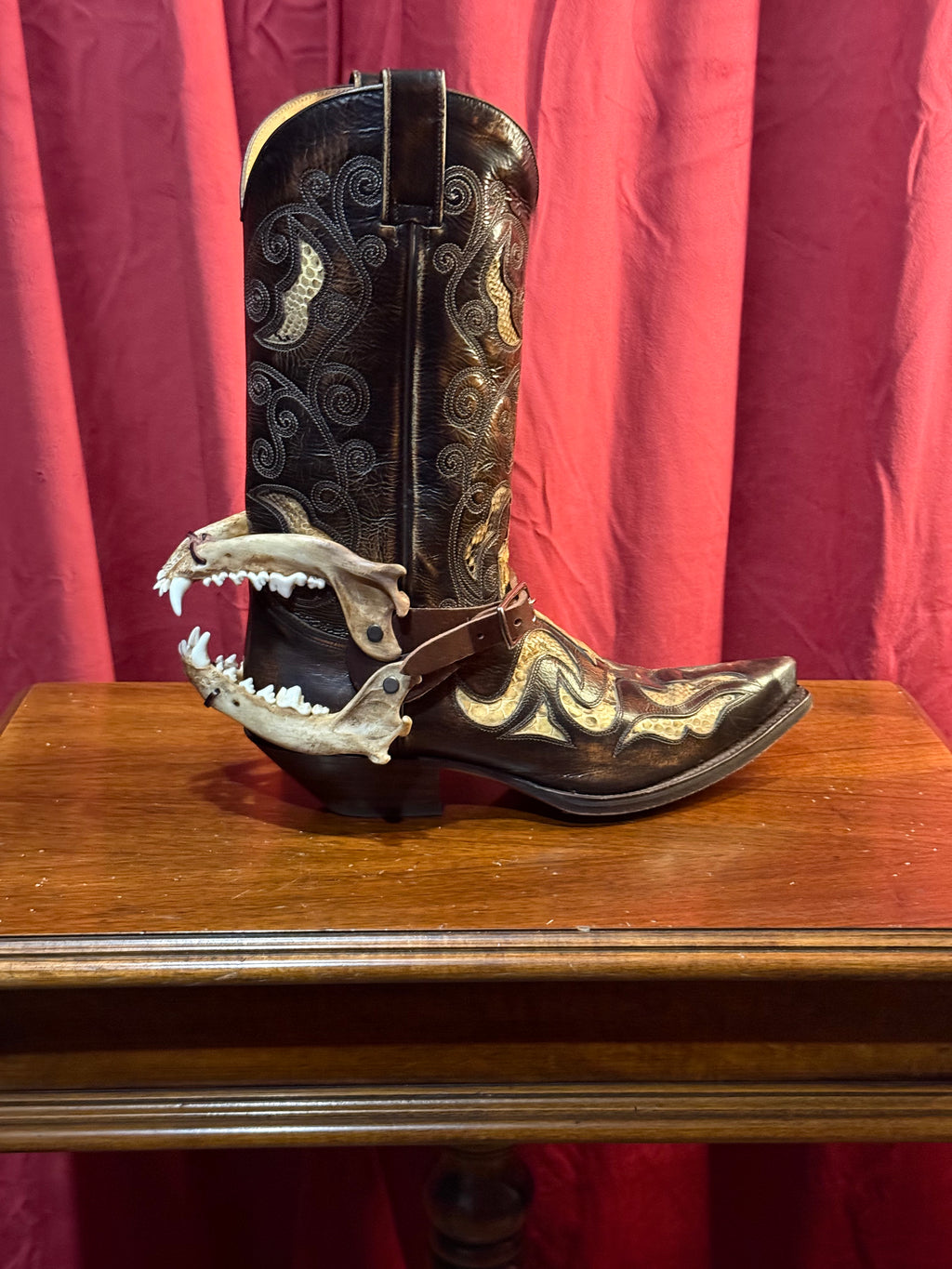 handmade coyote bite jaw spur straps set | kojoten kiefer biss stiefelriemen set