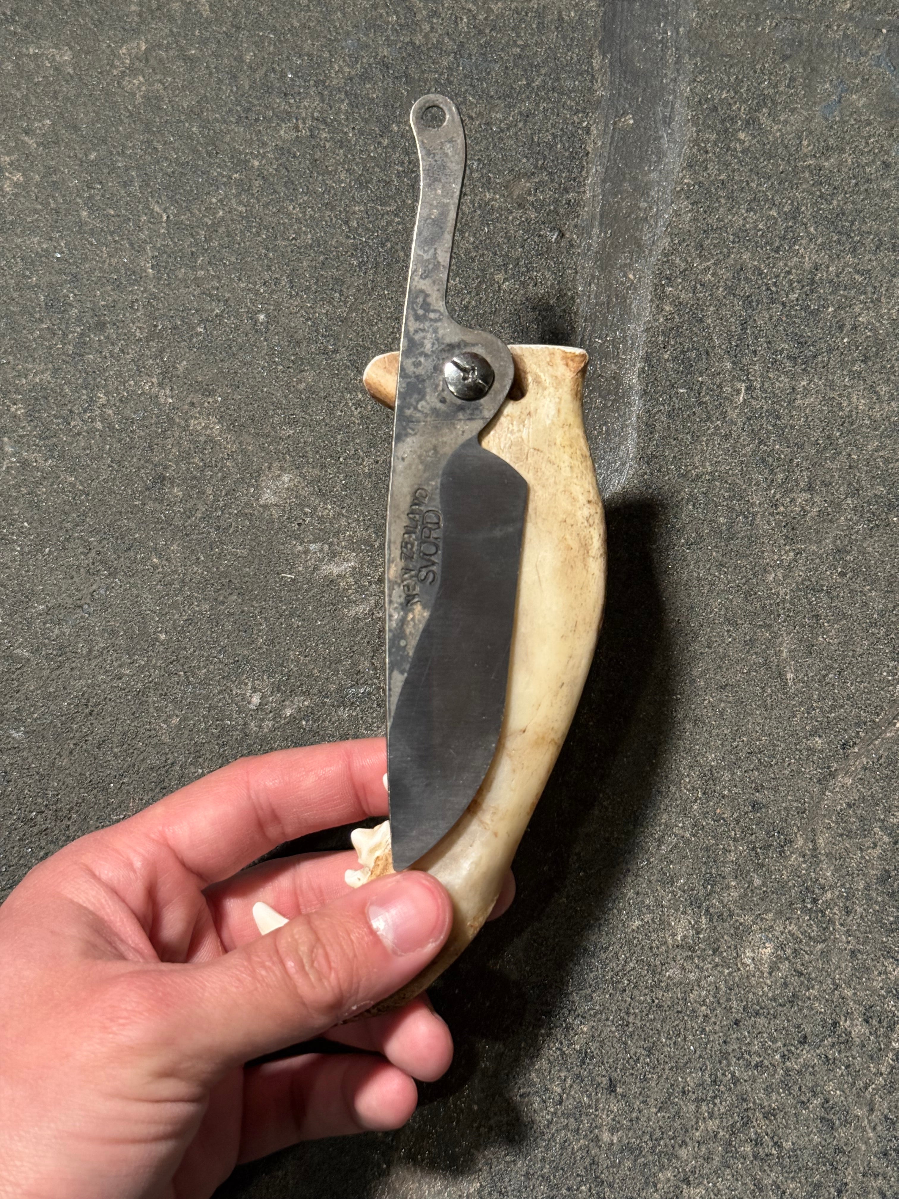 handmade coyote jaw knife | handmade kojoten kiefer messer