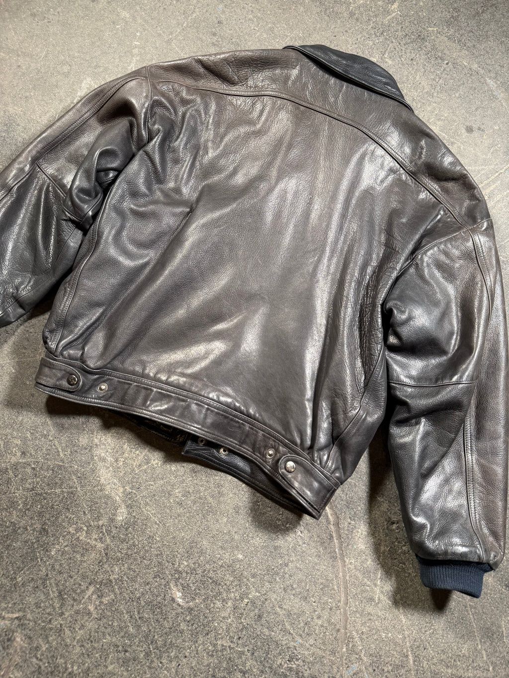 Veste en cuir vintage | Blouson aviateur en cuir vintage | Effet usé | Coupe courte | Années 80 / 90 | L